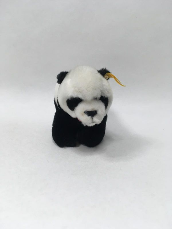 Steiff Panda 040238 mit Knopf und Fahne sitzend 15 cm Rarität Steiff Panda 040238 mit Knopf und Fahne sitzend 15 cm Rarität