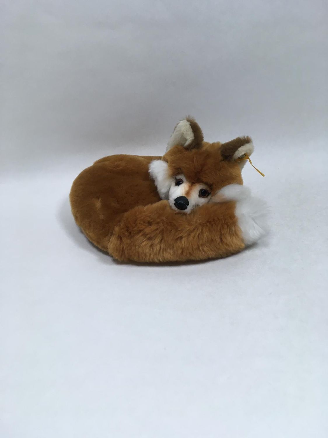 Steiff Fuchs Xorry 070051 mit Knopf und Fahne liegend 23 cm Sammlerstück