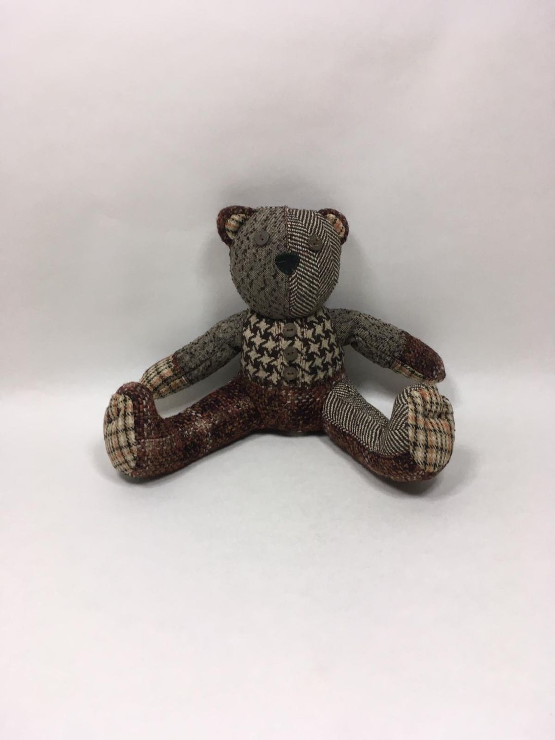 Teddy Fossil sitzend 23 cm Sammlerstück