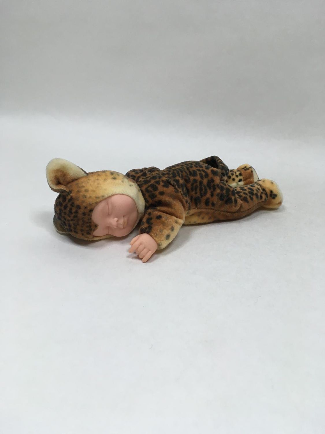 Puppe Baby im Leoparden Kostüm Anne Geddes liegend 38 cm selten