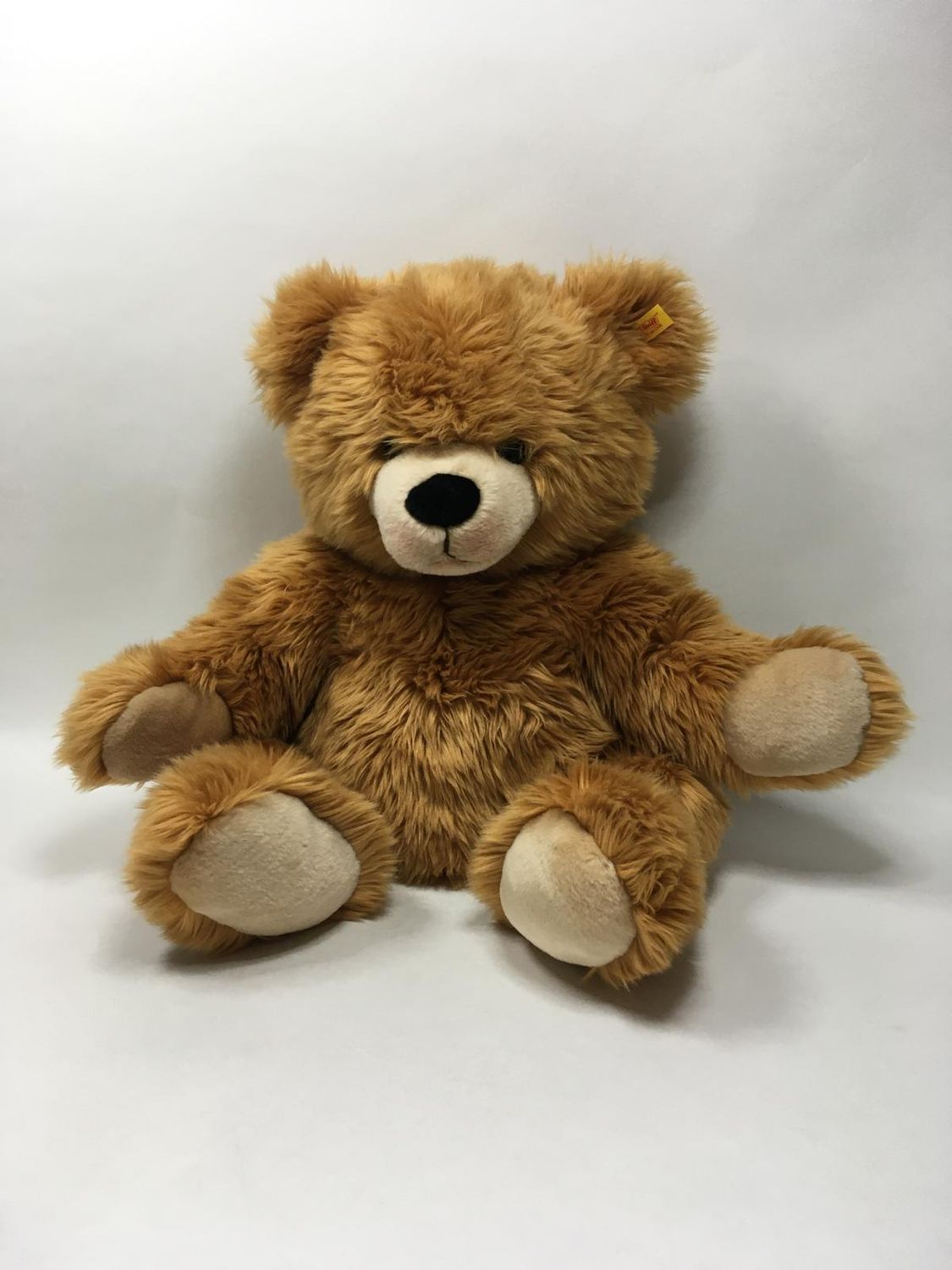 Steiff Teddy Bobby 013874 mit Knopf und Fahne stehend 60 cm Rarität