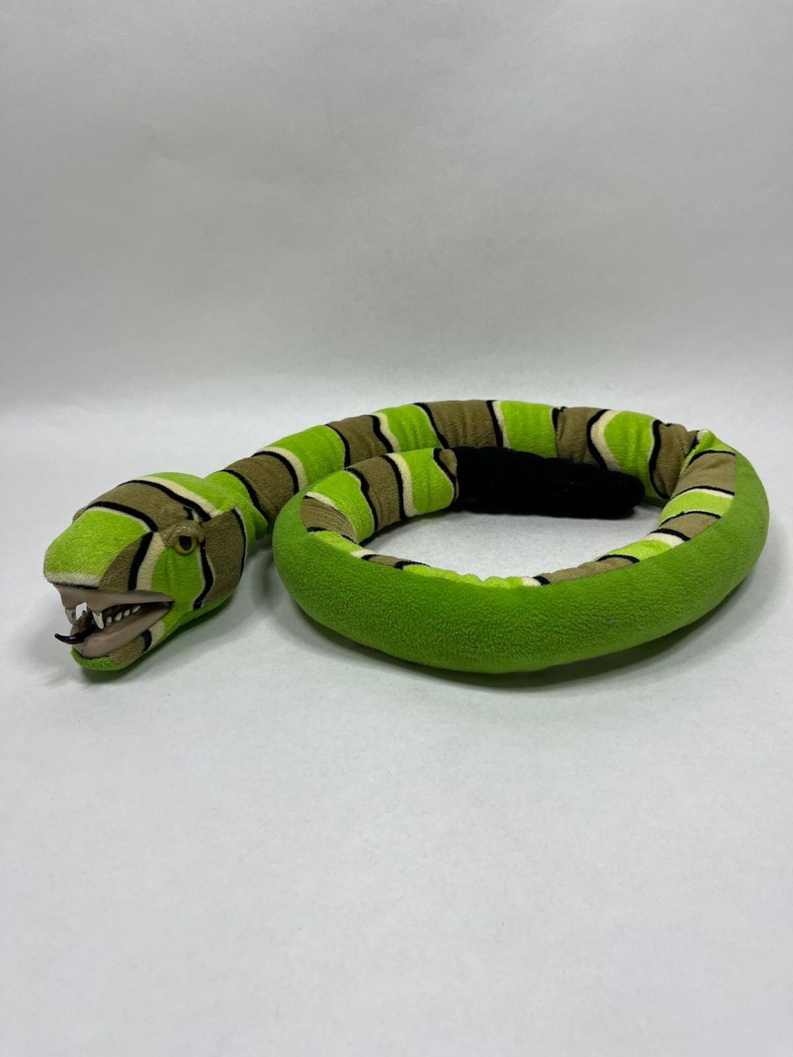 Schlange Wild Republic liegend 124 cm Mega Sammlerstück