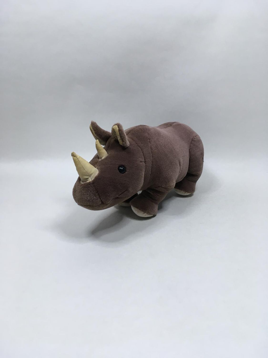 Nashorn Knuffel stehend 43 cm selten