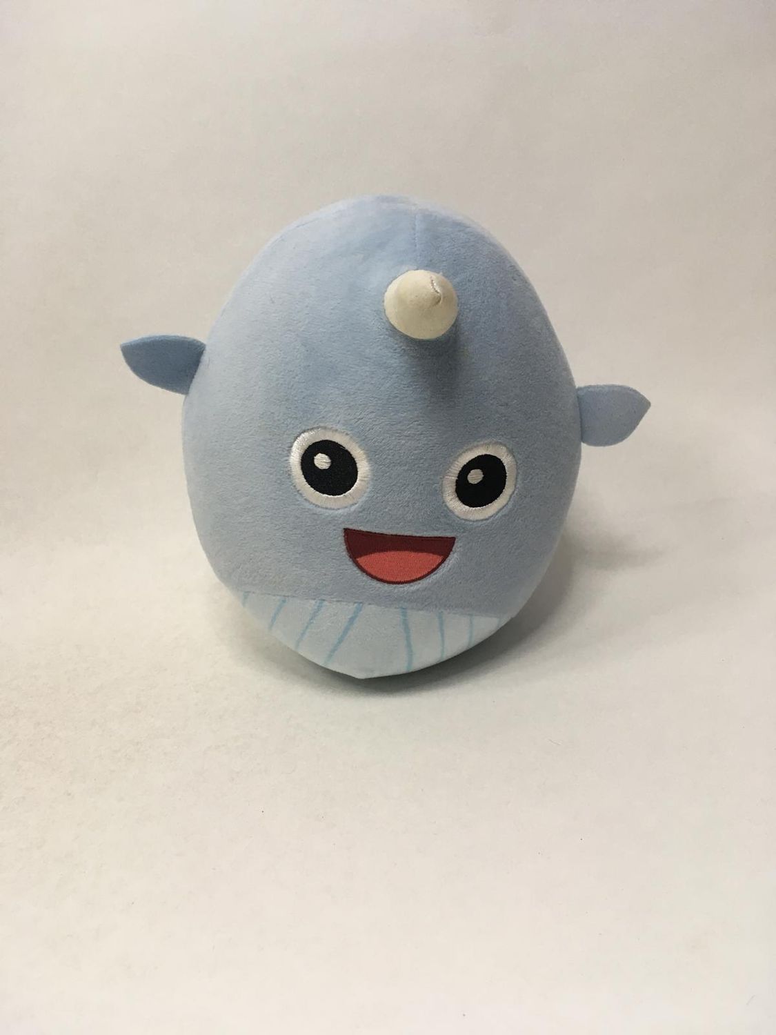 Wal Narwal Knuffel stehend 22 cm selten