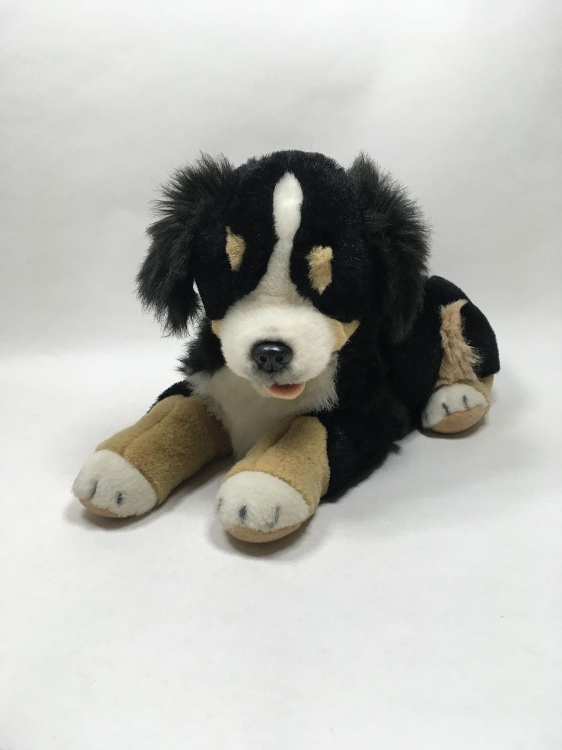 Hund Plüti liegend 60 cm selten