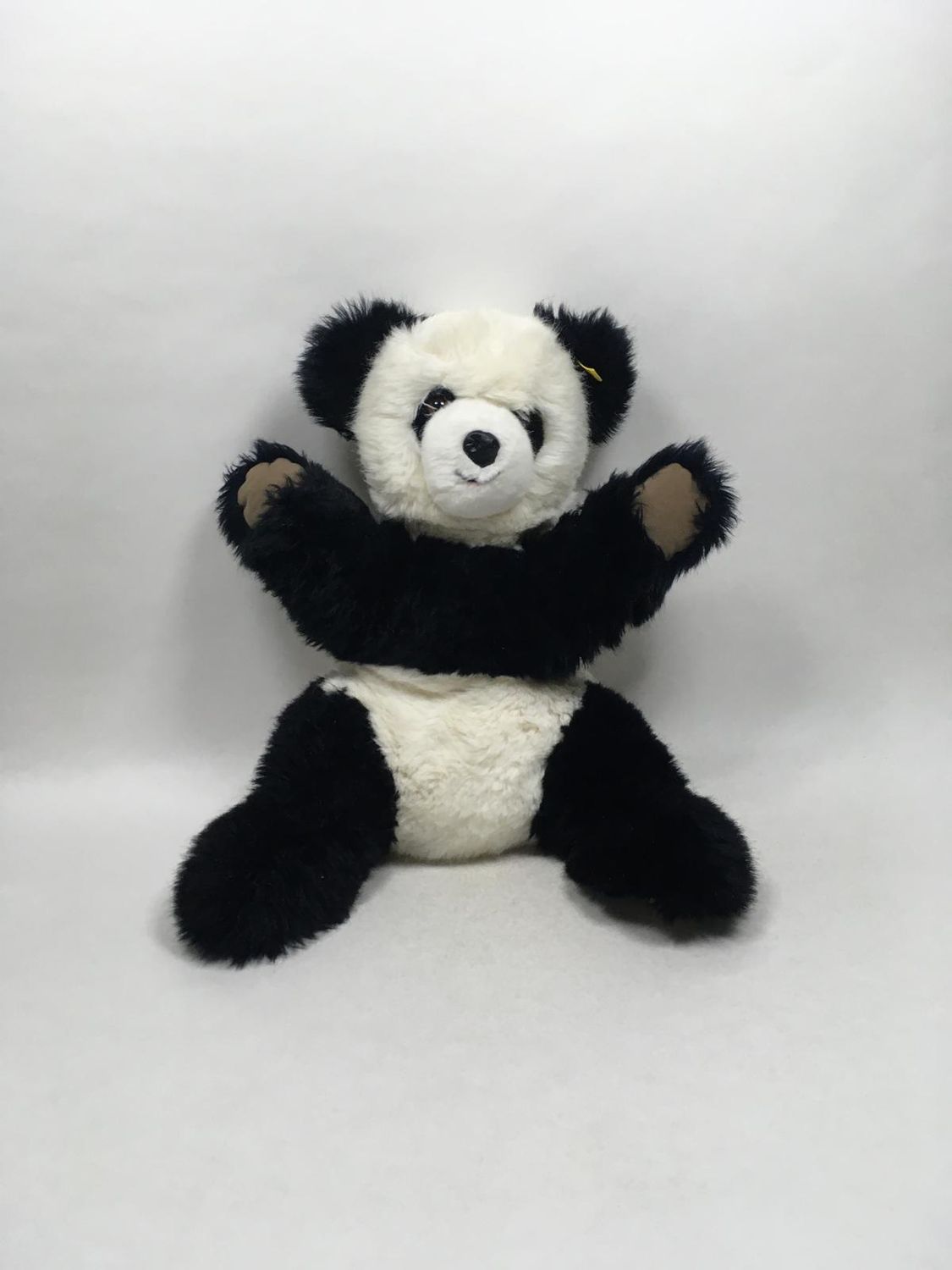 Steiff Panda Molly 0326/45 mit Knopf und Fahne stehend 48 cm Rarität