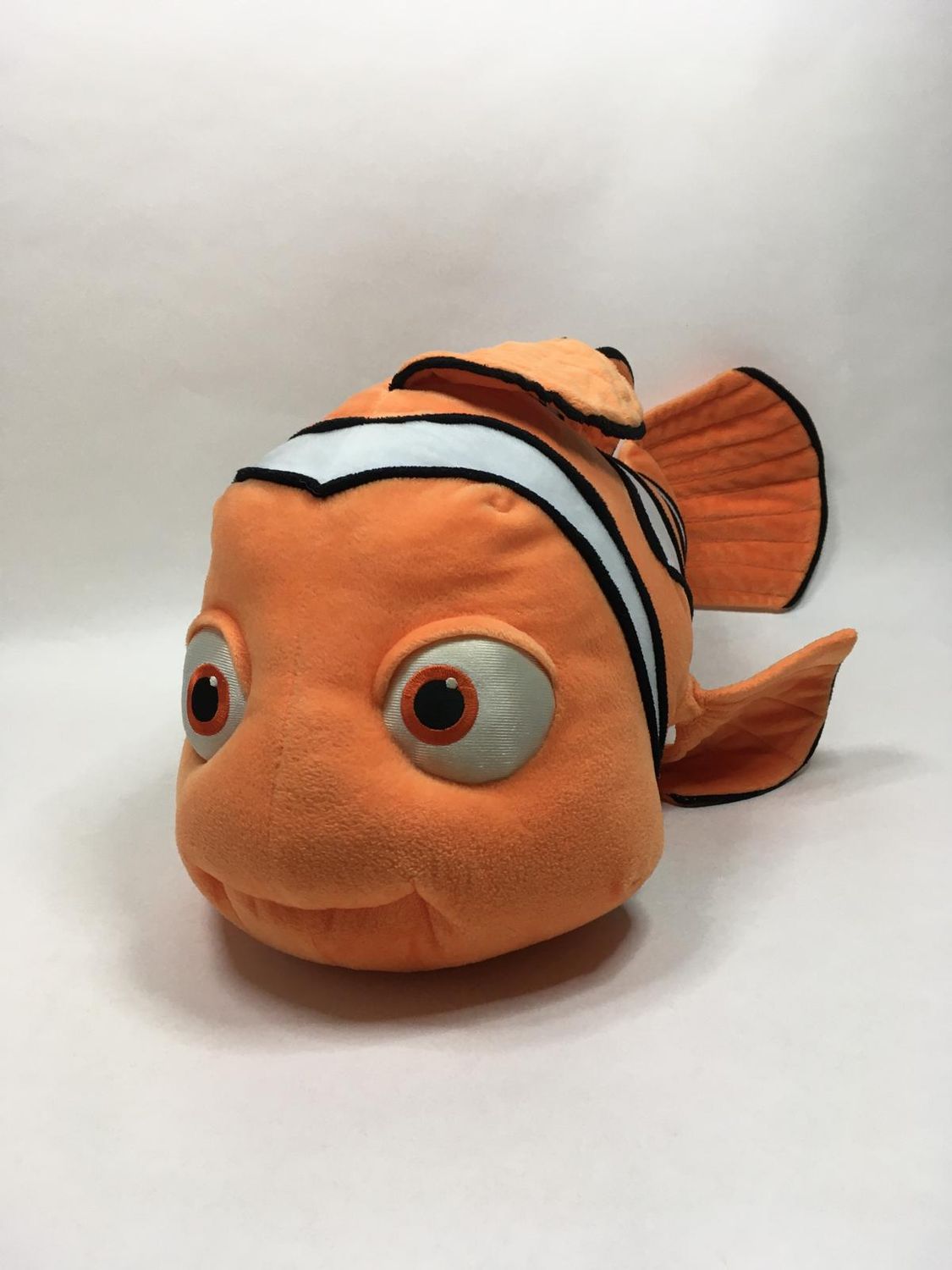 XXL Disney Findet Nemo Clownfisch liegend 70 cm 0,855 kg