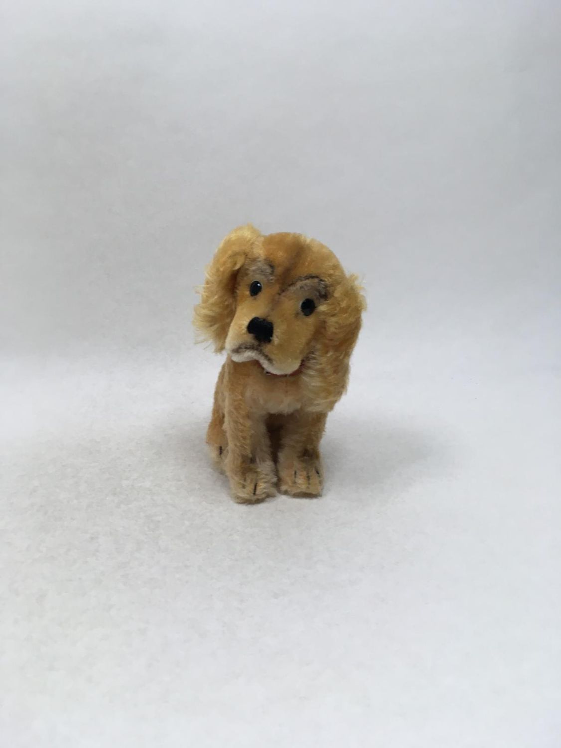 Steiff Hund Cocker Spaniel Revue Susi 3317.03 mit Knopf und Fahne sitzend 18 cm Sammlerstück