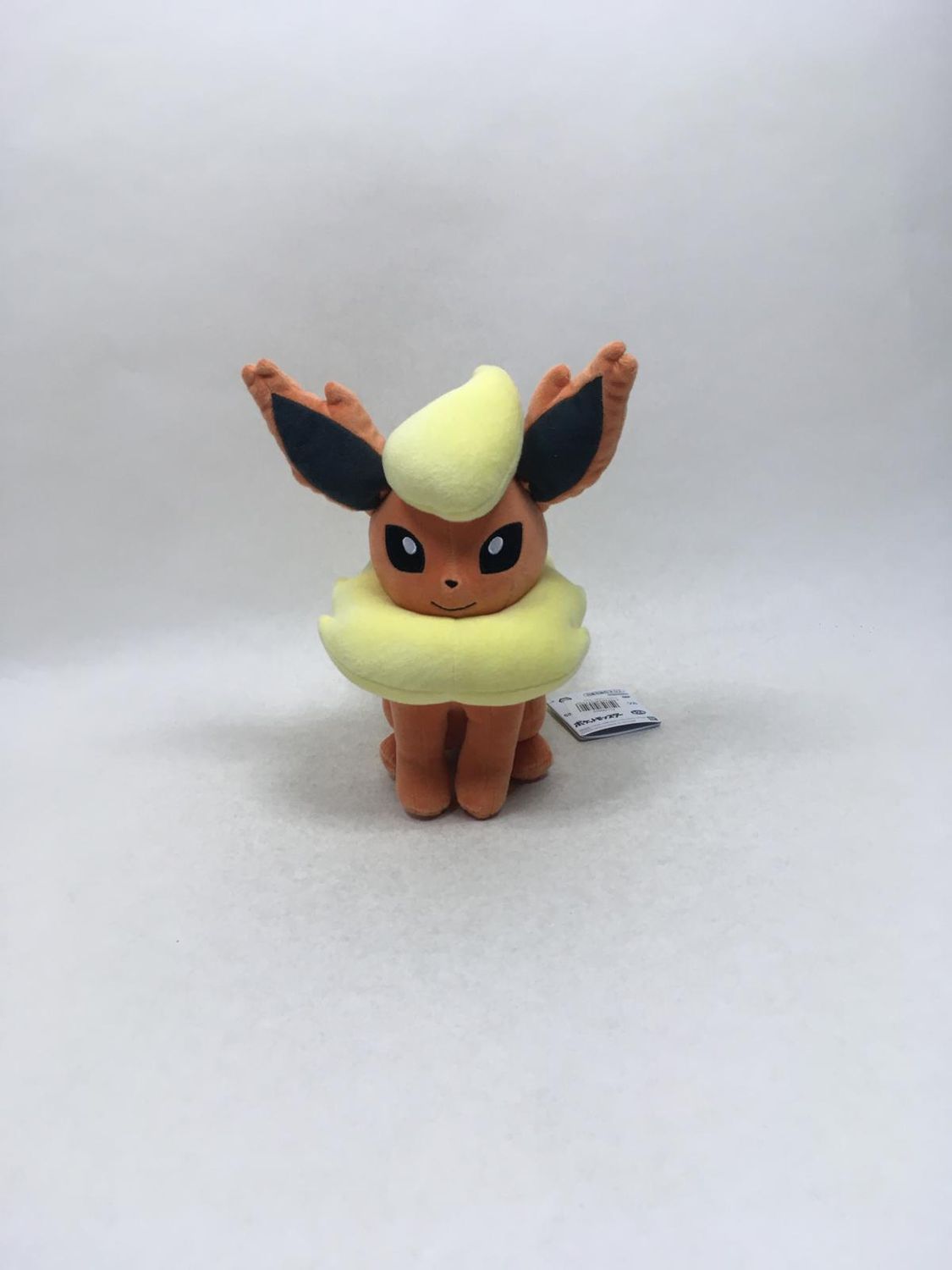 Pokemon Flamara Banpresto sitzend 25 cm Neuwertig mit Etikett