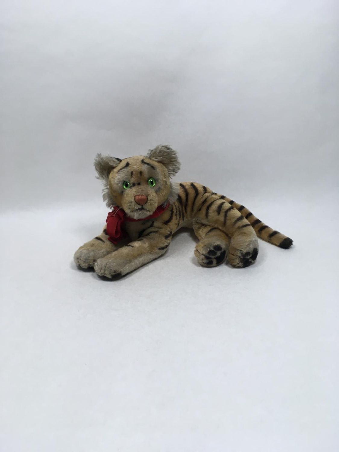 Tiger Knuffel vermutlich Steiff liegend 55 cm Vintage Sammlerstück