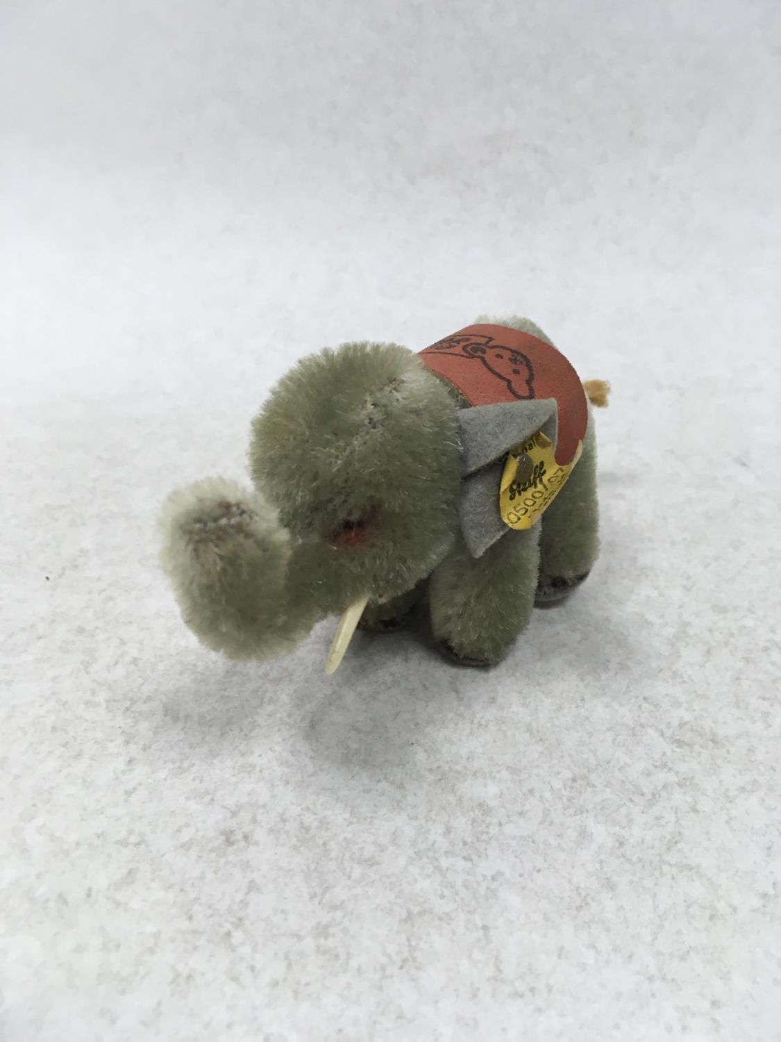 Steiff Elefant 0500/07 mit Knopf und Fahne stehend 13 cm Vintage Sammlerstück