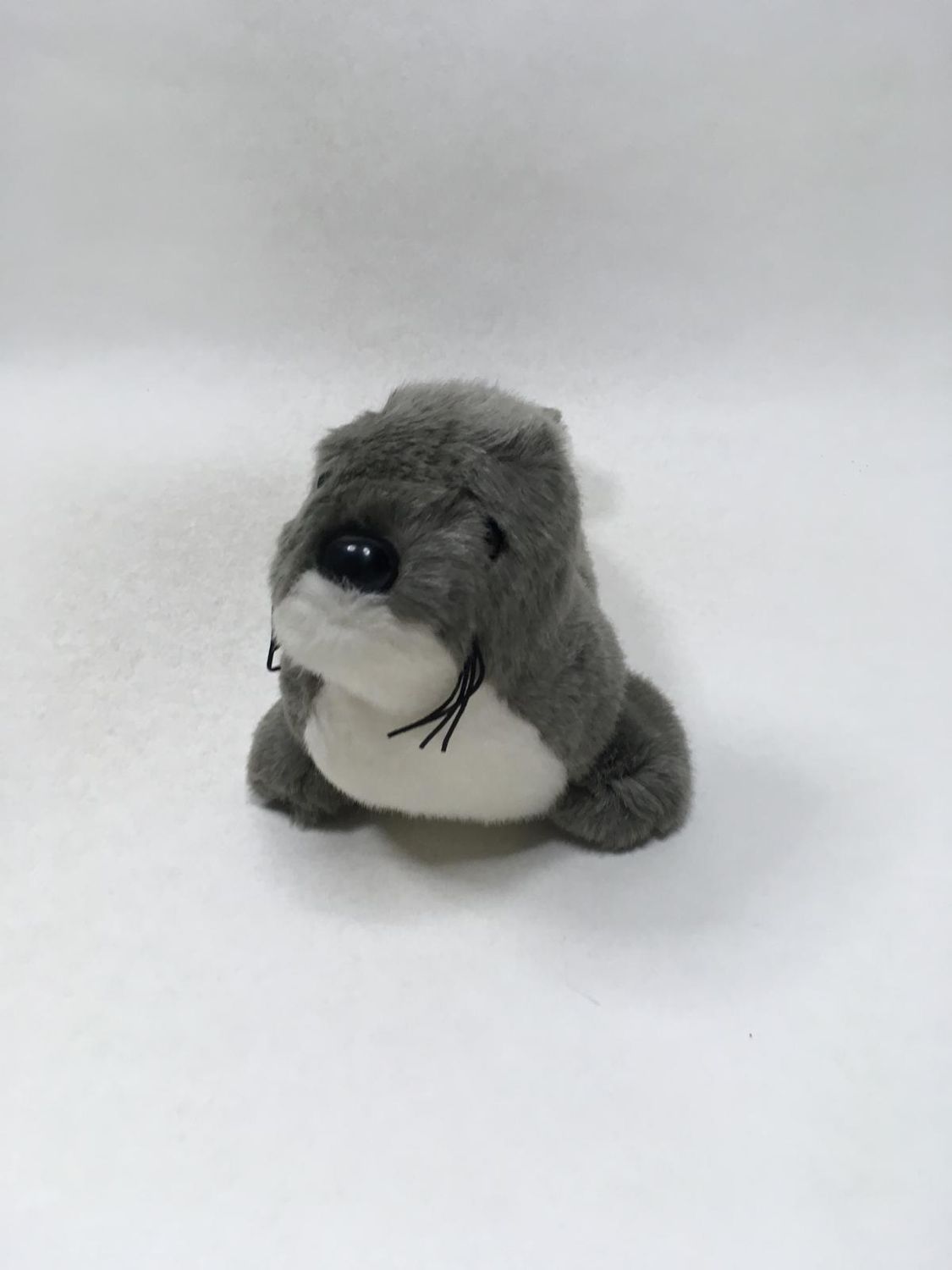 Robbe Knuffel liegend 28 cm Sammlerstück