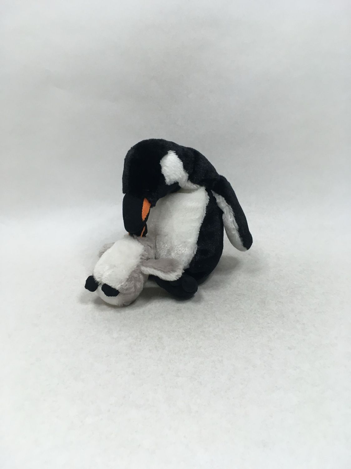 Pinguin mit Baby Bob der Bär stehend 20 cm selten