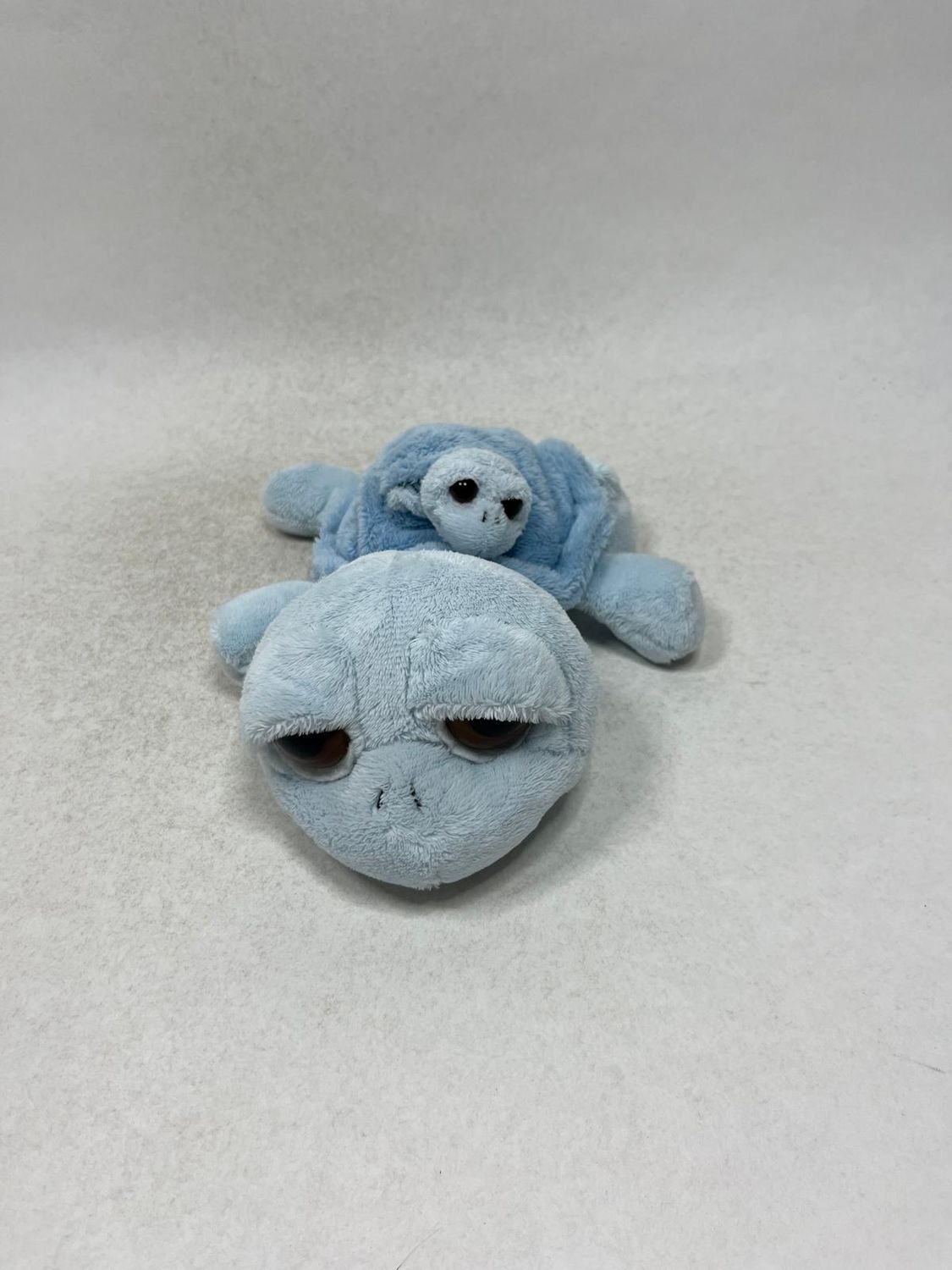 Schildkröte “Splish“ mit Baby Russ liegend 20 cm selten