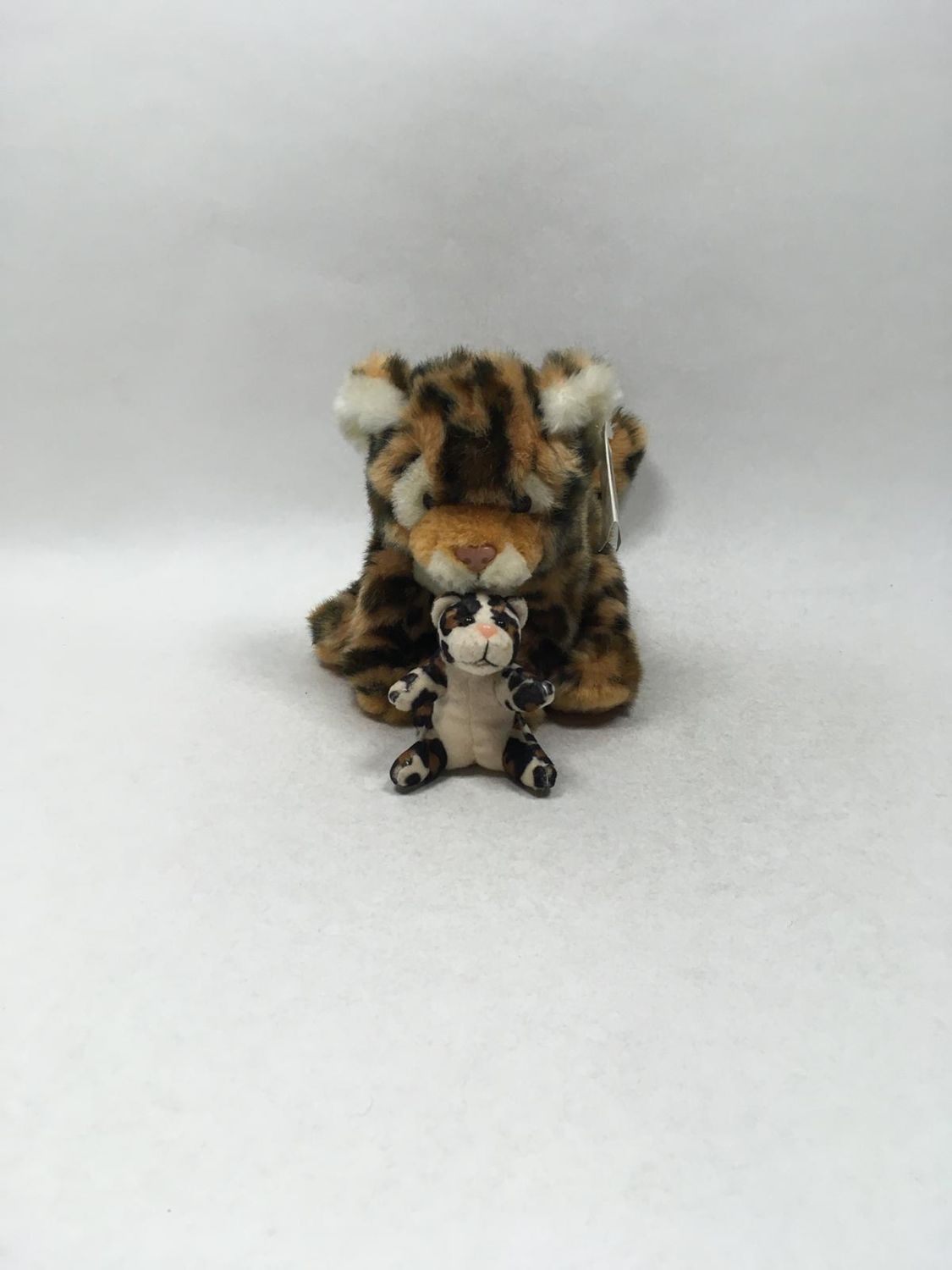 Leopard / Gepard mit Baby Morgenroth stehend 37 cm sehr selten Neuwertig mit Etikett