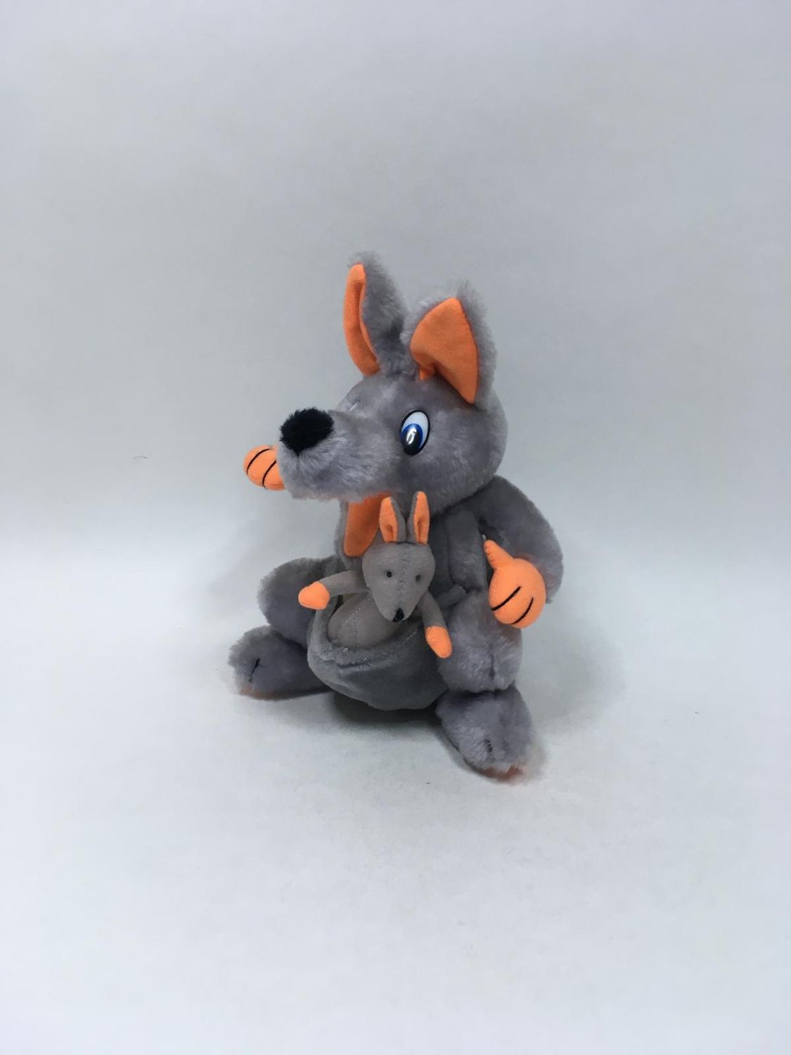 Känguru mit Baby Knuffel stehend 23 cm Rarität