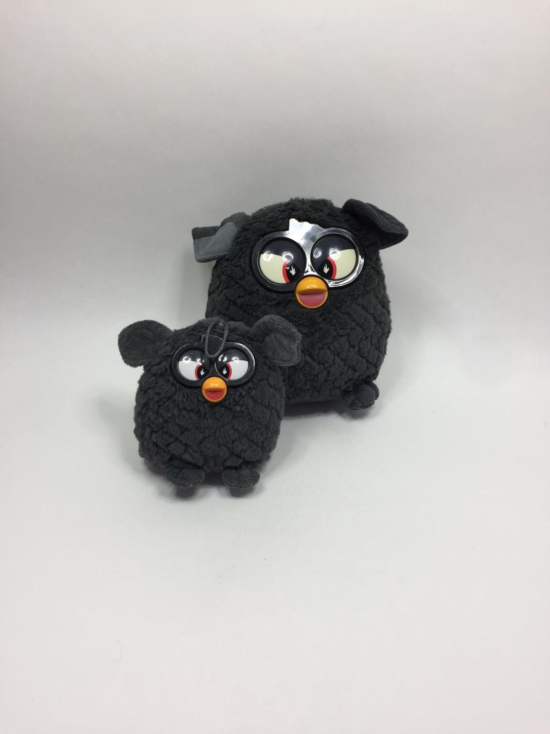 Eule Furby mit Baby Famosa stehend 25 cm selten