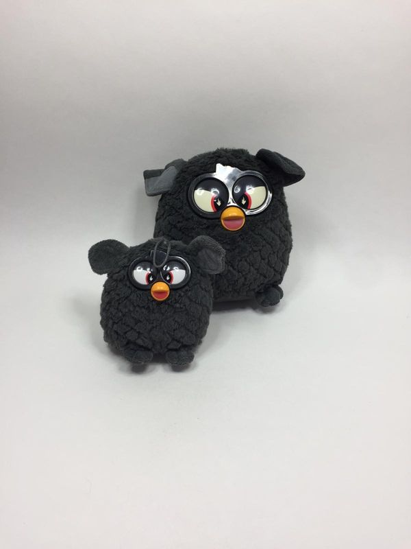 Eule Furby mit Baby Famosa stehend 25 cm selten