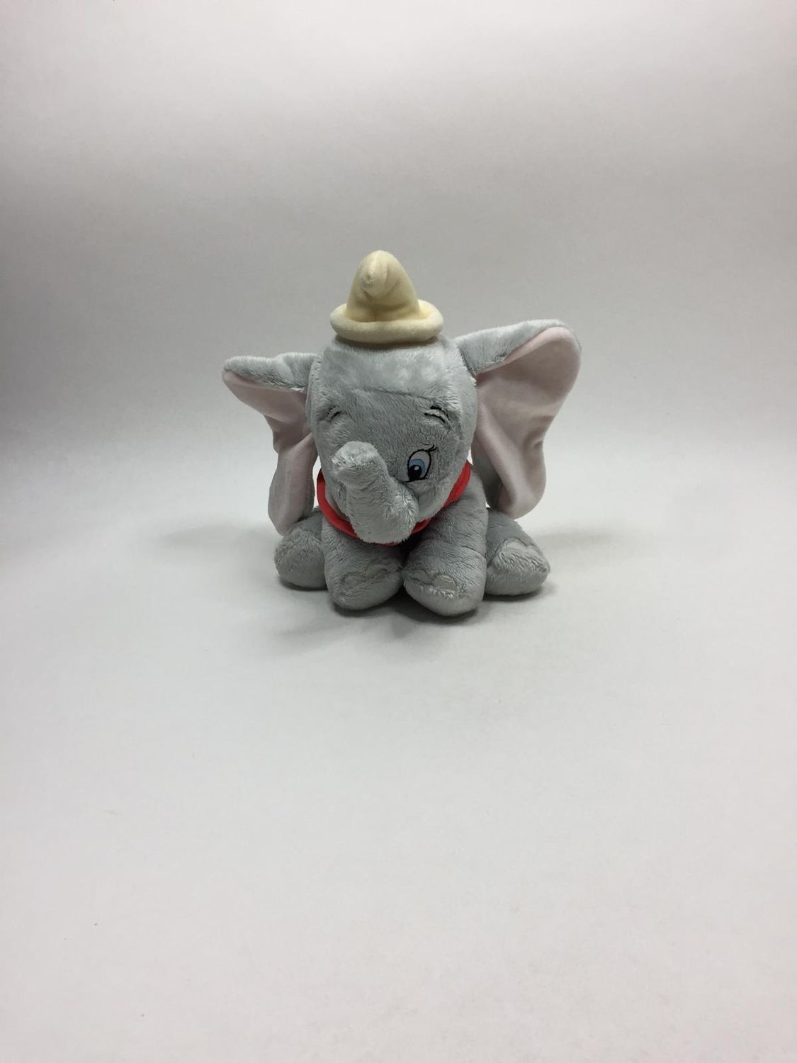 Disney Dumbo sitzend 25 cm Sammlerstück