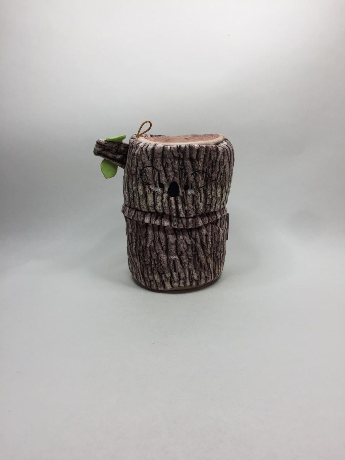 Koala im Baumstamm Flo's Toys stehend 25 cm Neuwertig mit Etikett