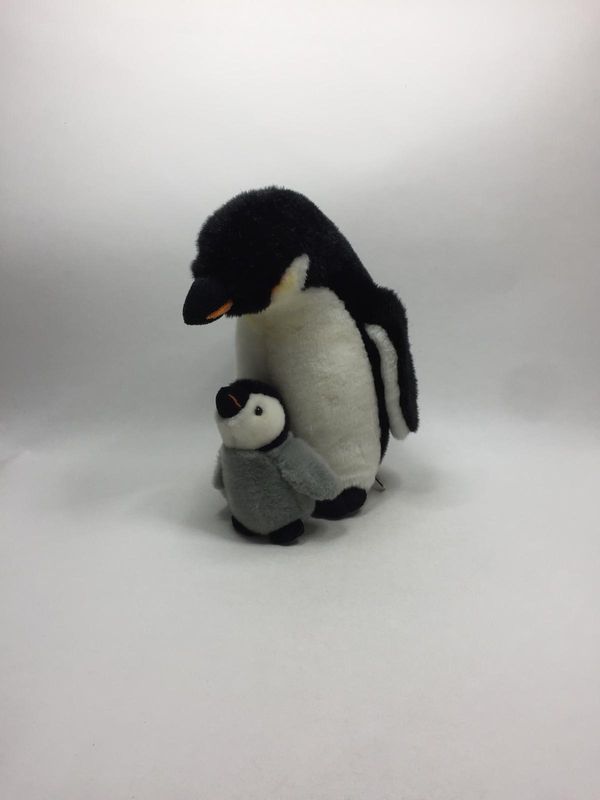 Pinguin mit Baby Uni-Toys stehend 35 cm sehr selten