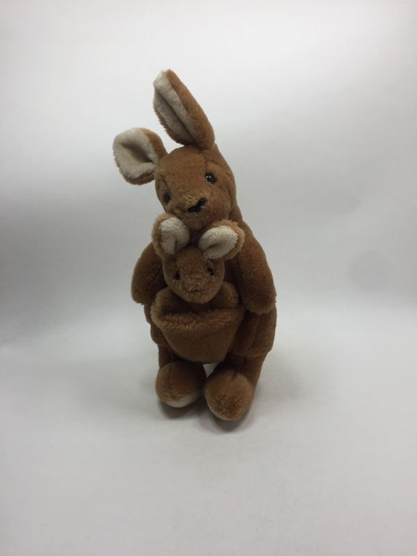 Känguru mit Baby Elite stehend 40 cm Sammlerstück Känguru mit Baby Elite stehend 40 cm Sammlerstück