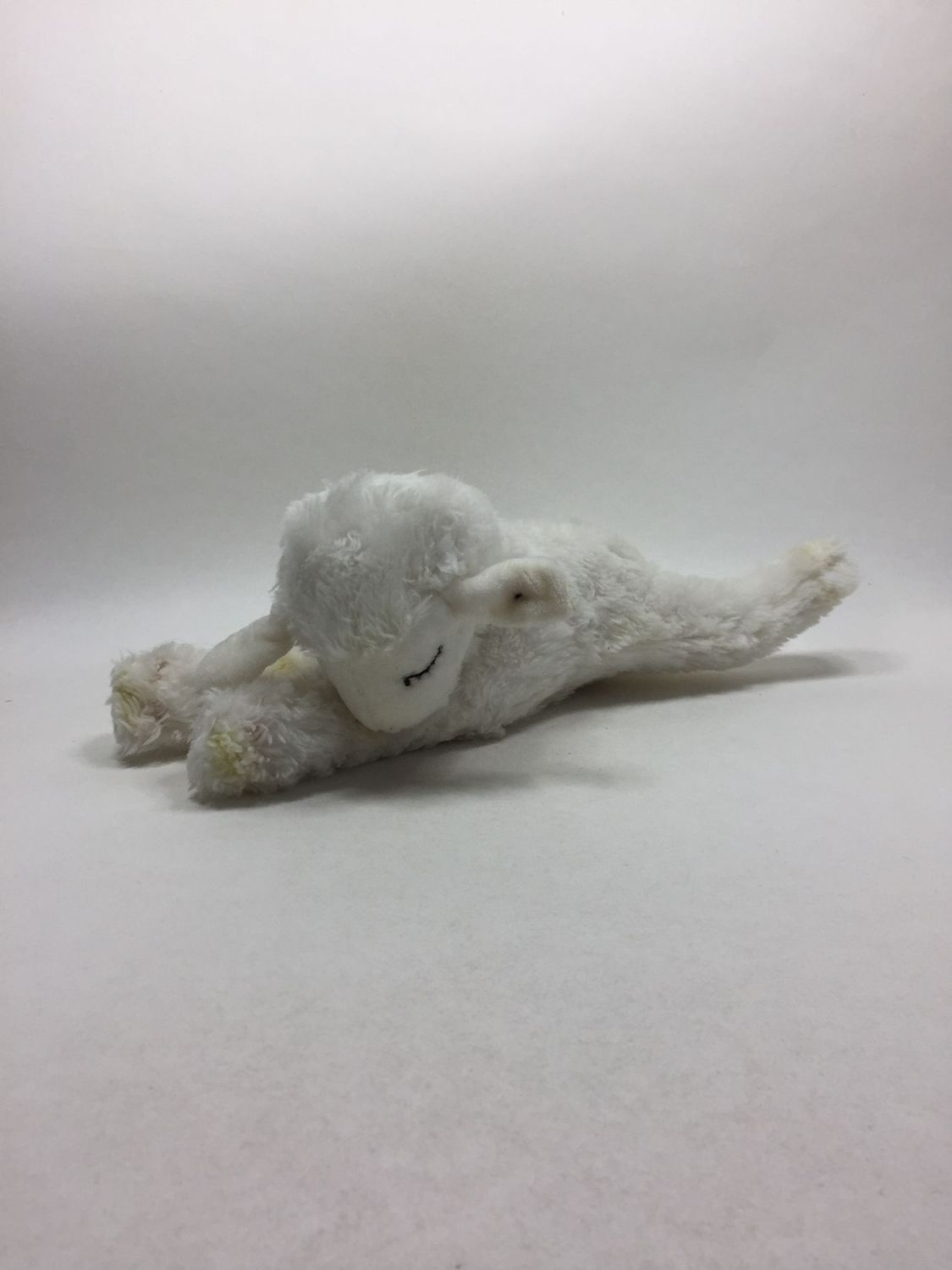 Steiff Lamm Floppy Lamby 5627/28 mit Knopf und Fahne liegend 45 cm Sammlerstück