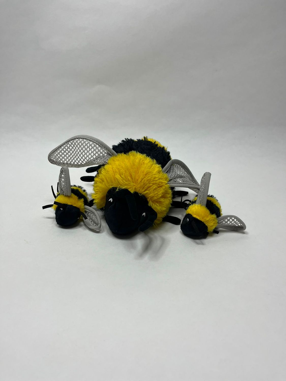 Hummel, Biene, Wespe mit Babys Knuffel liegend 23 cm selten