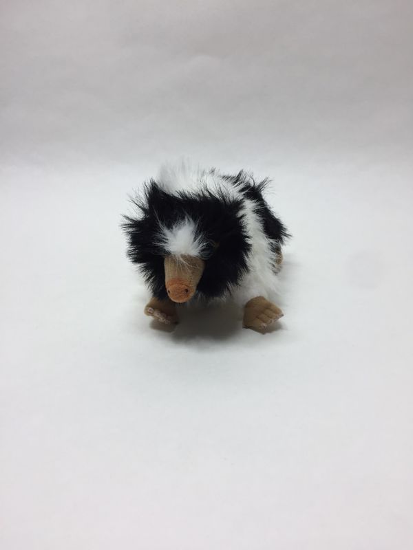 Maulwurf Baby Niffler Fantastic Beasts Wizarding World liegend 18 cm selten