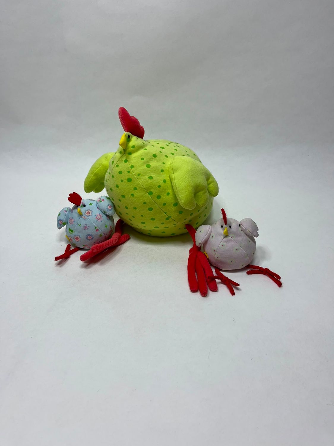 Huhn mit Babys Steinbeck stehend 28 cm selten