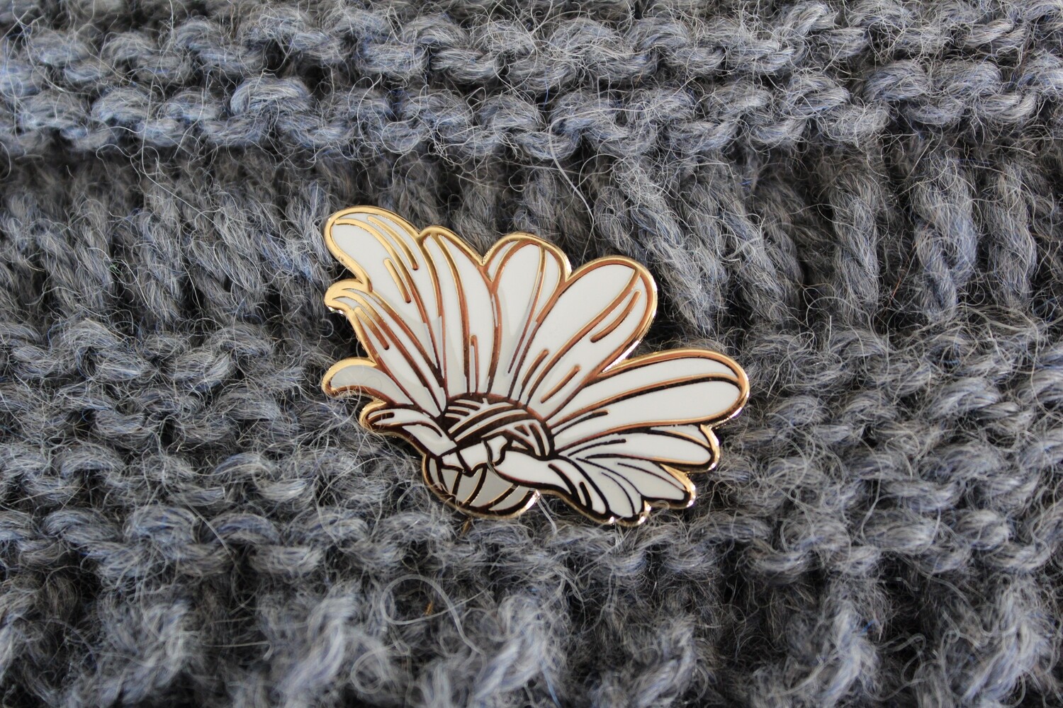 Daisy Shawl Pin