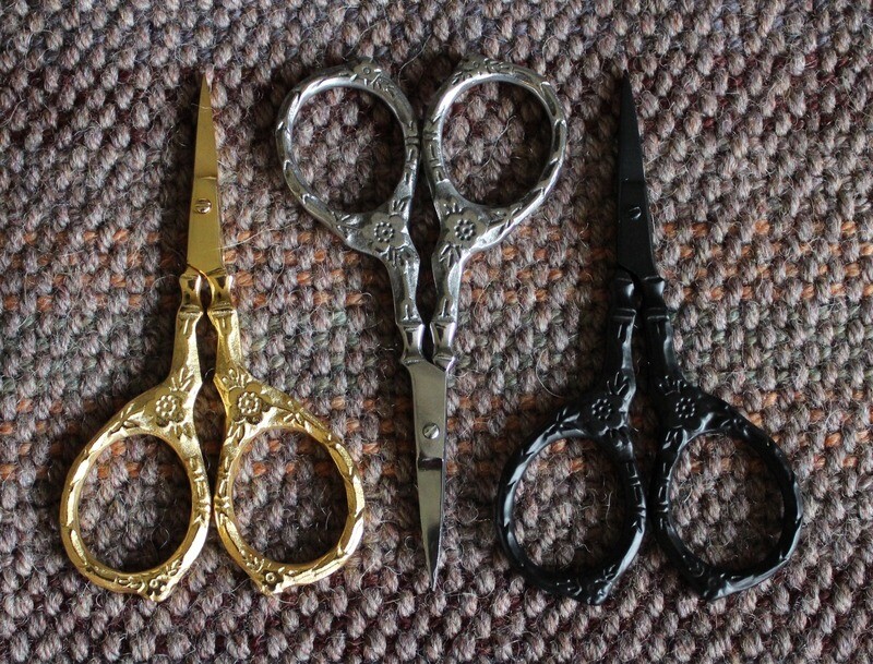 Tudor Rose Scissors