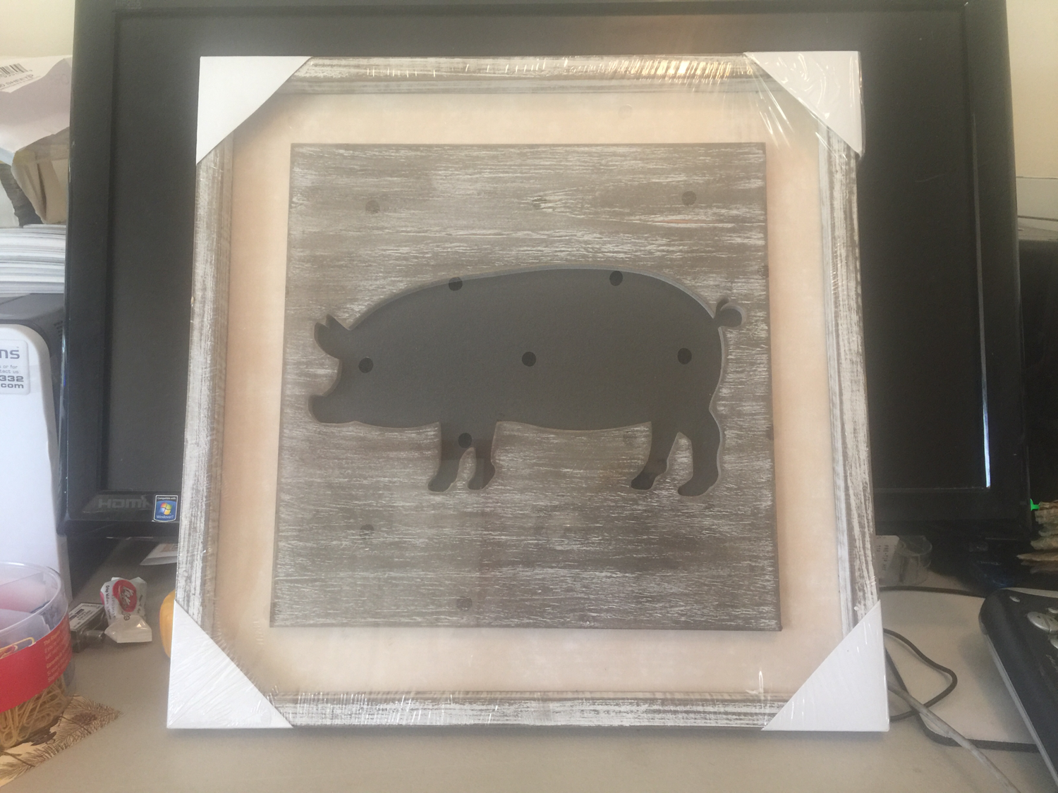 WOOD FARM CUTOUT ART -Pig 