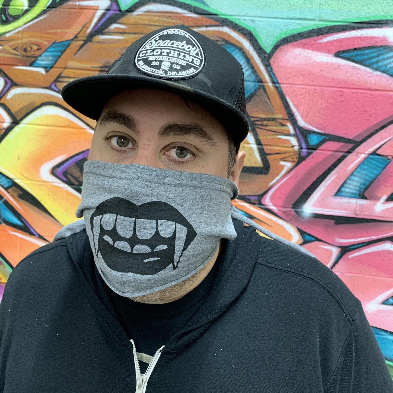 VAMPIRE T-SHIRT FACEMASK