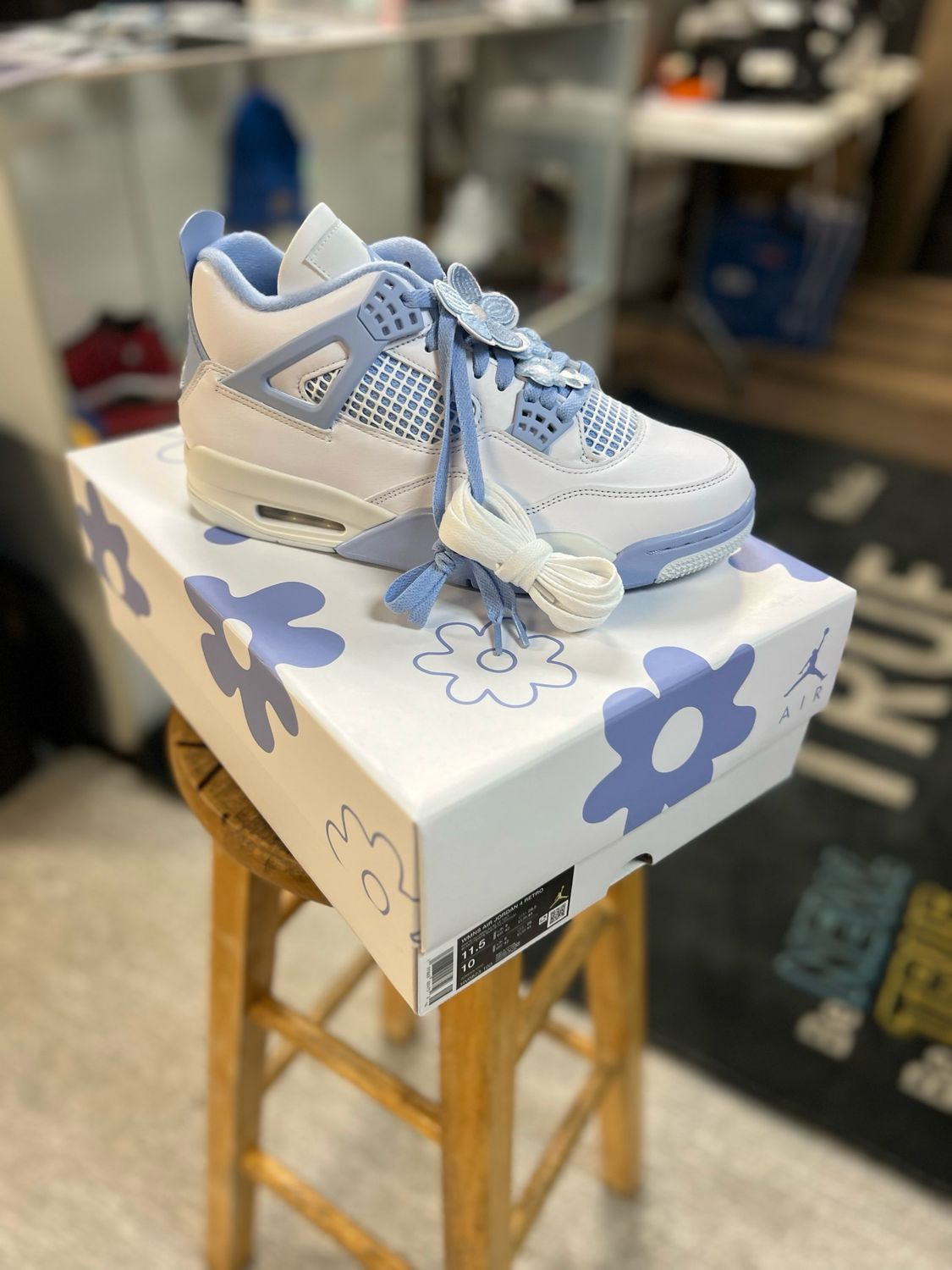 Air Jordan Retro 4s Forget Me Not