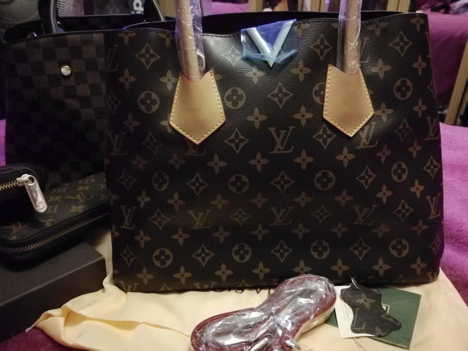 LADIES DESIGNER HANDBAG