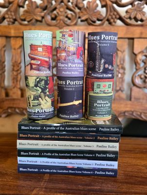 Blues Portrait – Complete Set of 6 Books + 6 Stubby Holders