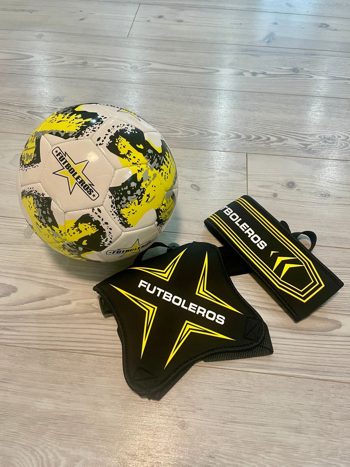 Futboleros Yellow Set with Ball Size 4 or 5