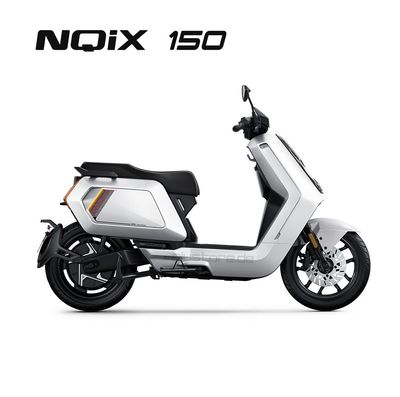 Dein neuer NIU NQiX 150 Elektroroller – zeitloses Design mit moderner Technik für deinen entspannten Weg durch die Stadt.

