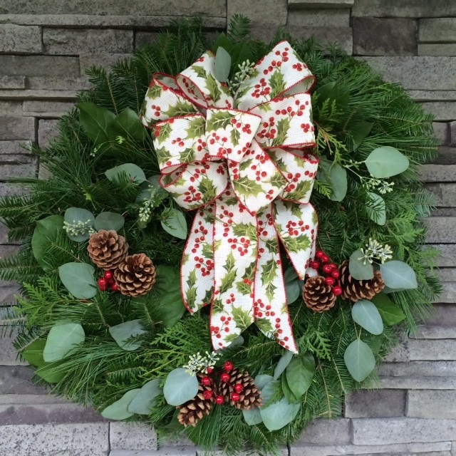 Deluxe Holly Wreath
