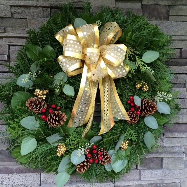 Deluxe Gold Wreath