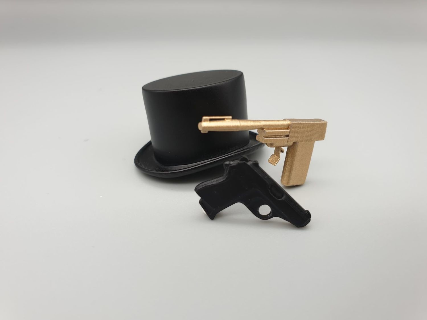James Bond Miniature Set Special Edition props 1:8