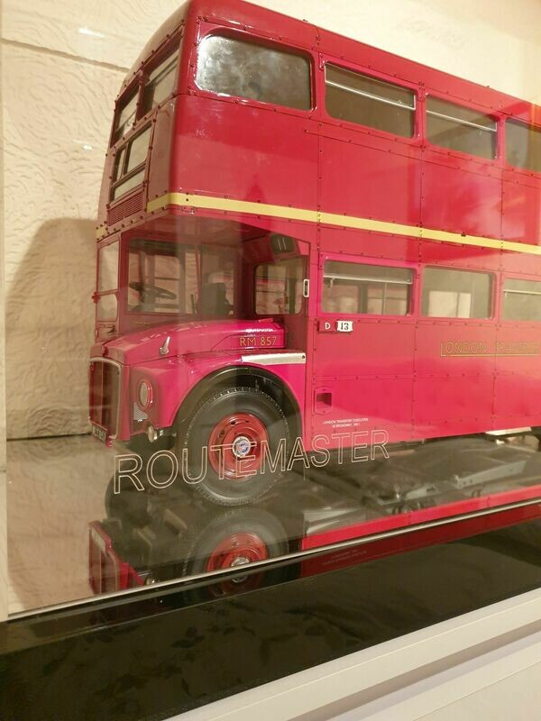 Routemaster Display Base &amp; Cabinet