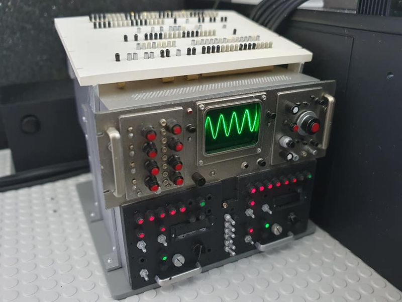 Driver&#39;s Side Workstation Part 1, Oscilloscope and Honeywell 6000.