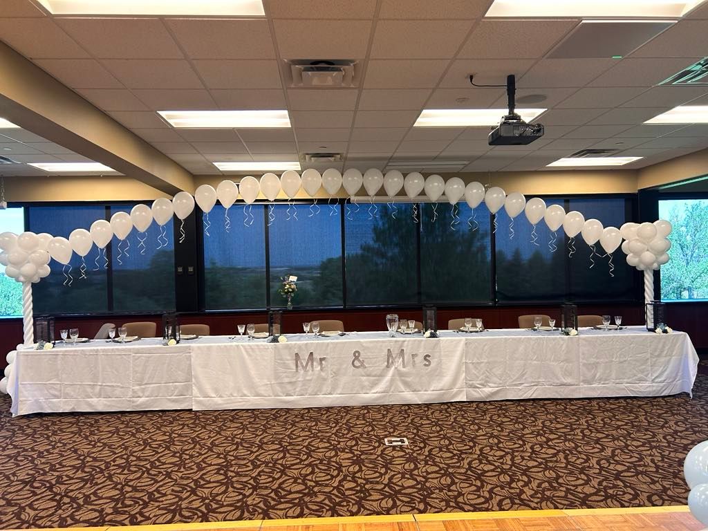 String of Pearls Helium Balloon Arch