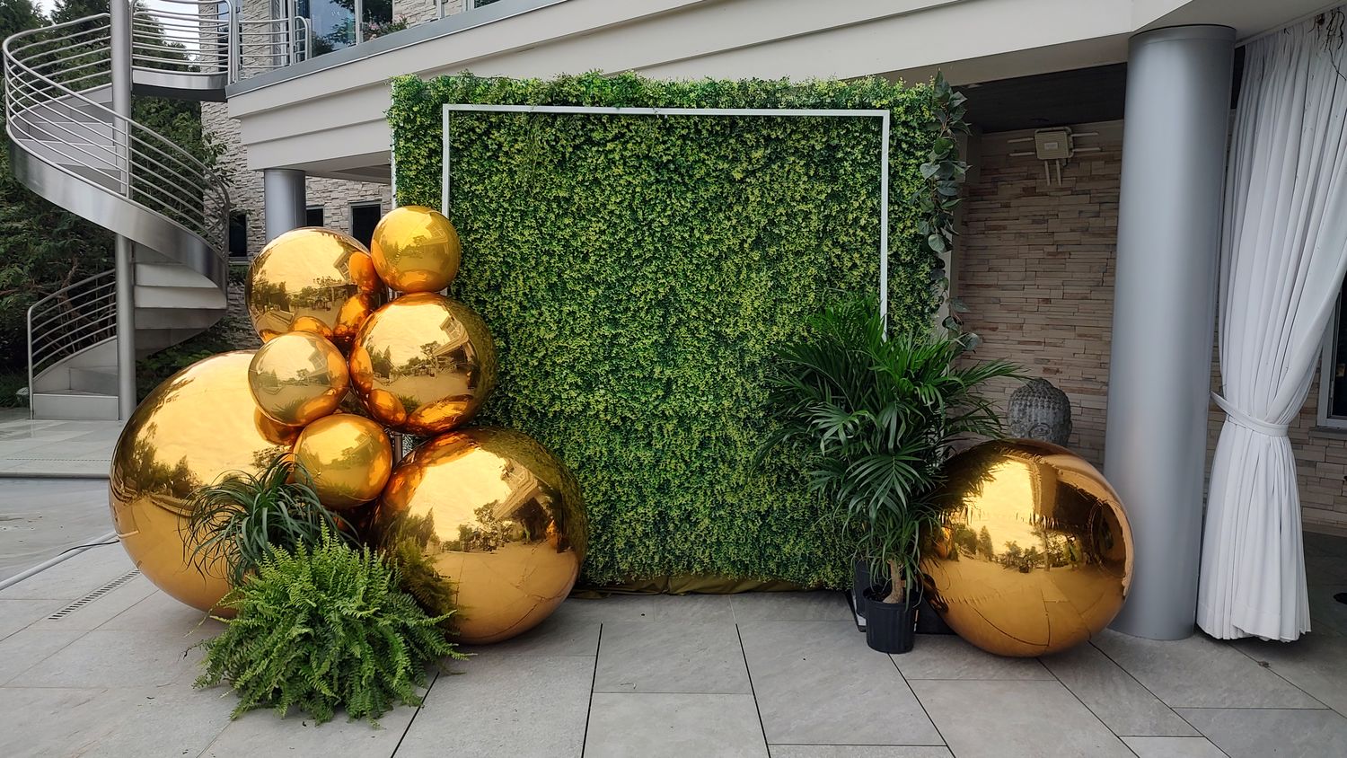 Jumbo Orbs (large mirror balls)