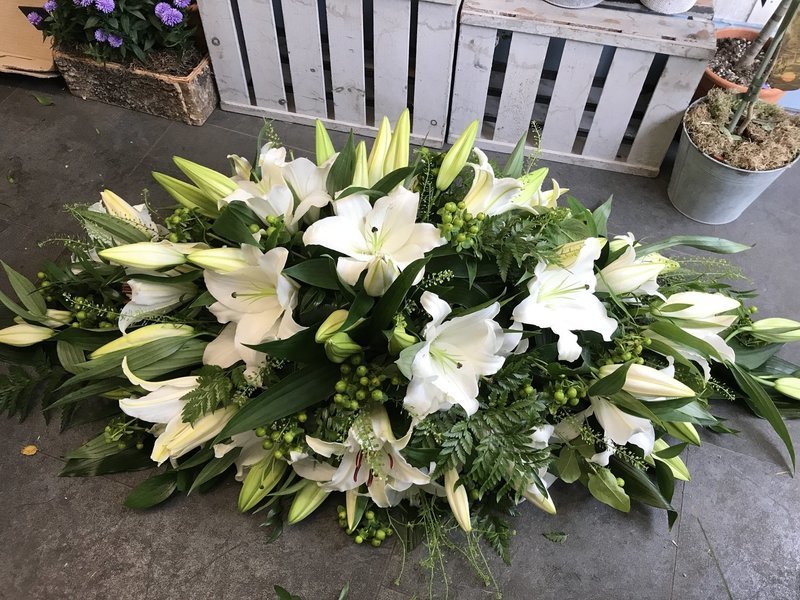 Lily Coffin Spray