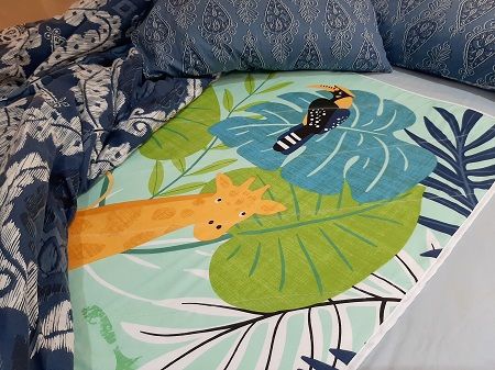 Jungle Giraffe and Aqua Bed Time Mat