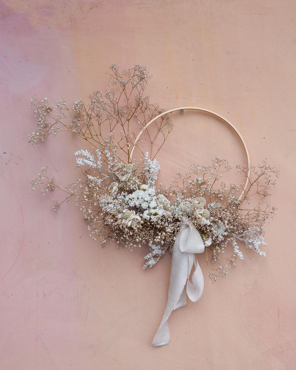 &#39;White Christmas&#39; Everlasting Wreath