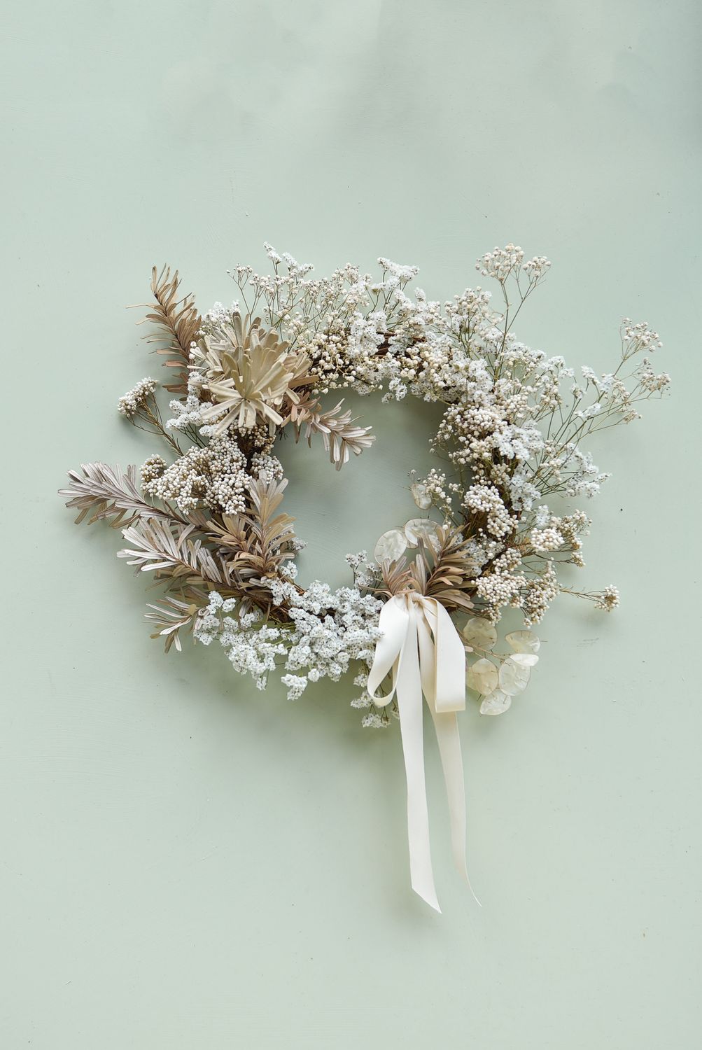 &#39;White Christmas&#39; Everlasting Wreath